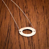 Håndlaget smykke i sølv. Design: Oval