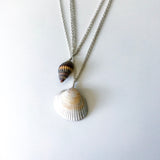 2 stk. Skjellsmykker