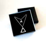 2 stk. Sølvsmykker - Fare og liten trekant