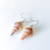 Konkylie skjell fra sæby strand. Øredobber i sølv.