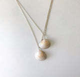 Strandsmykker. 2 stk. Sæby strandsmykker. Smykker av skjell fra Sæby Strand